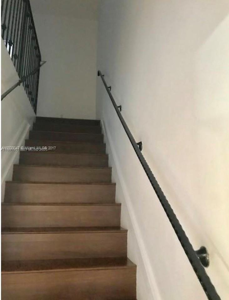 2286 Southwest 16th Court - Photo 3 of 10