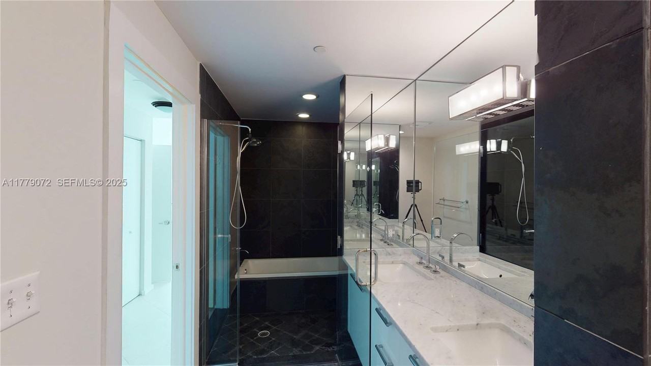 900 Biscayne Boulevard #4312 - Photo 5 of 40