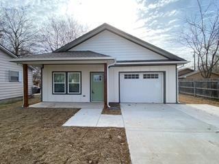 104 E Forest Ave