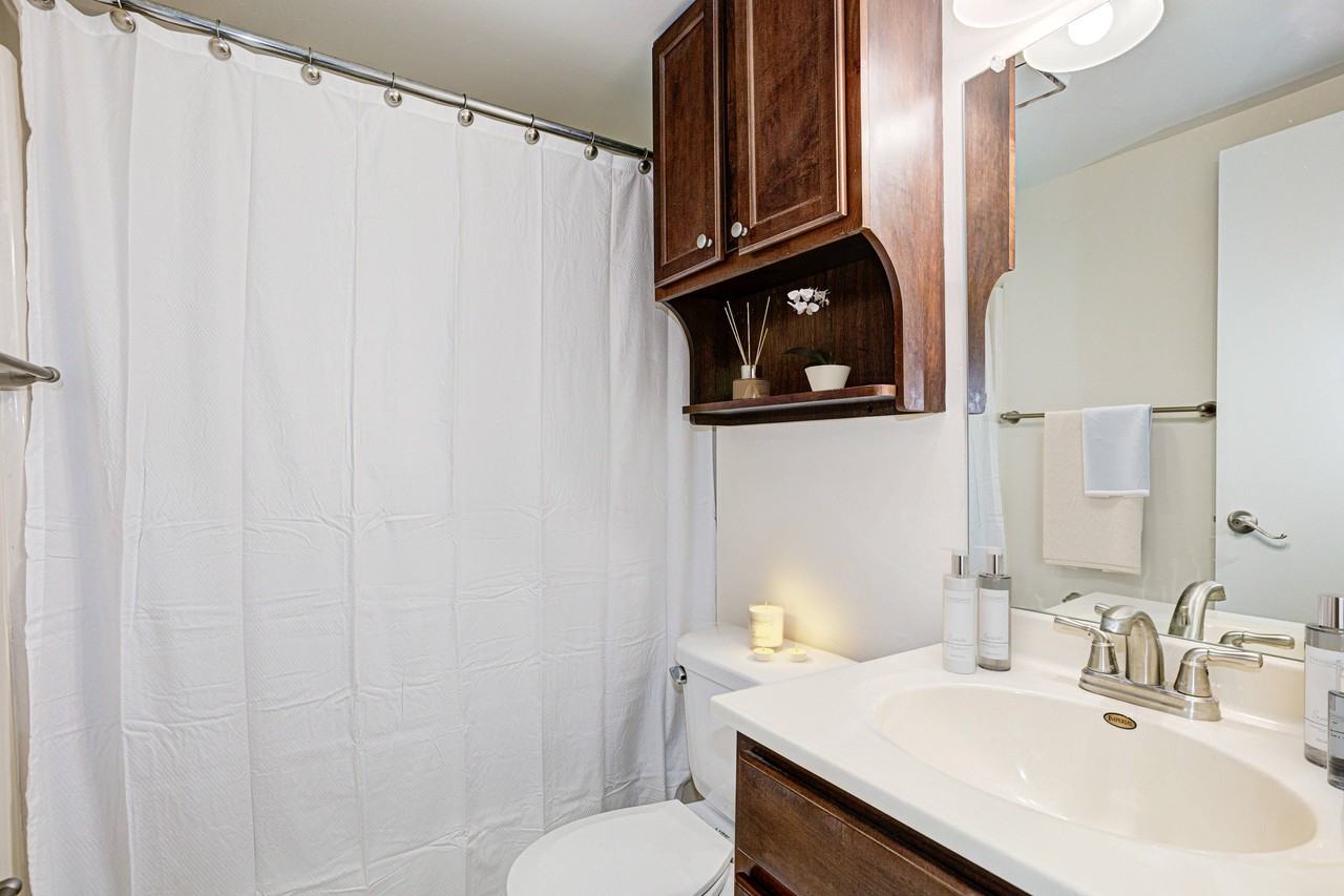 Columbia Uptown - Photo 4 of 12