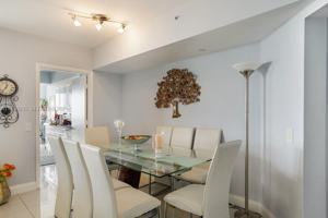 featured image of 21055 Yacht Club Drive #2005