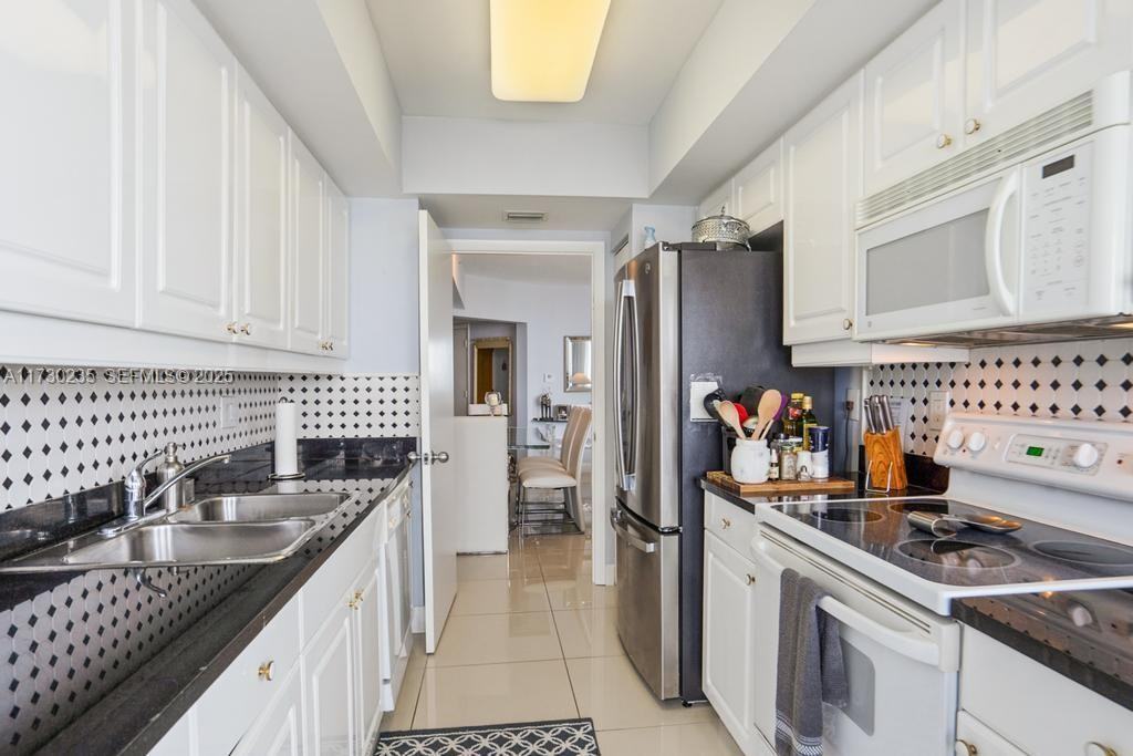 21055 Yacht Club Drive #2005 - Photo 5 of 16