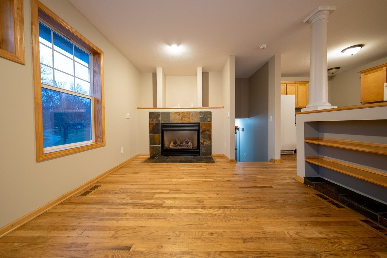 350 Stevens St W - Photo 7 of 19