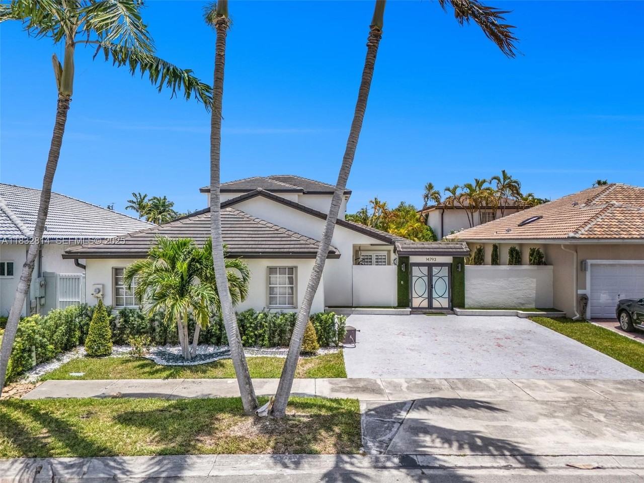 14793 Northwest 87th Place - Photo 2 of 27