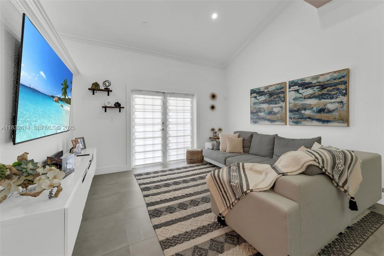 14793 Northwest 87th Place - Photo 4 of 27