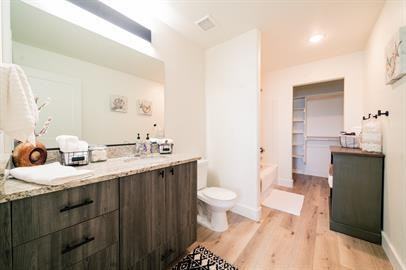 220 N Spring Creek Pkwy #14 - Photo 4 of 22