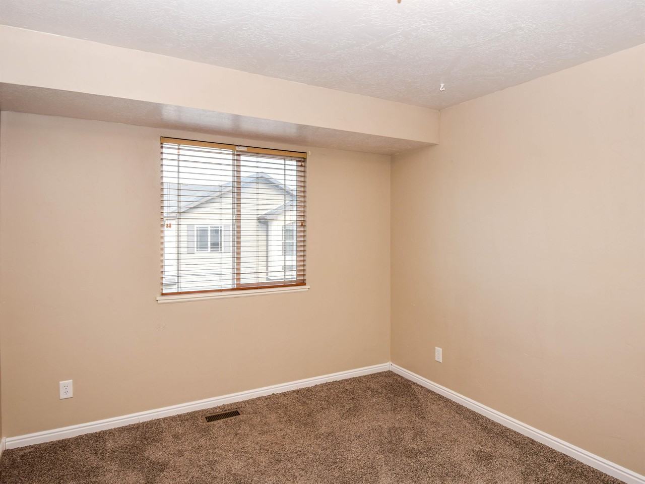 537 Wn #102 - Photo 2 of 13