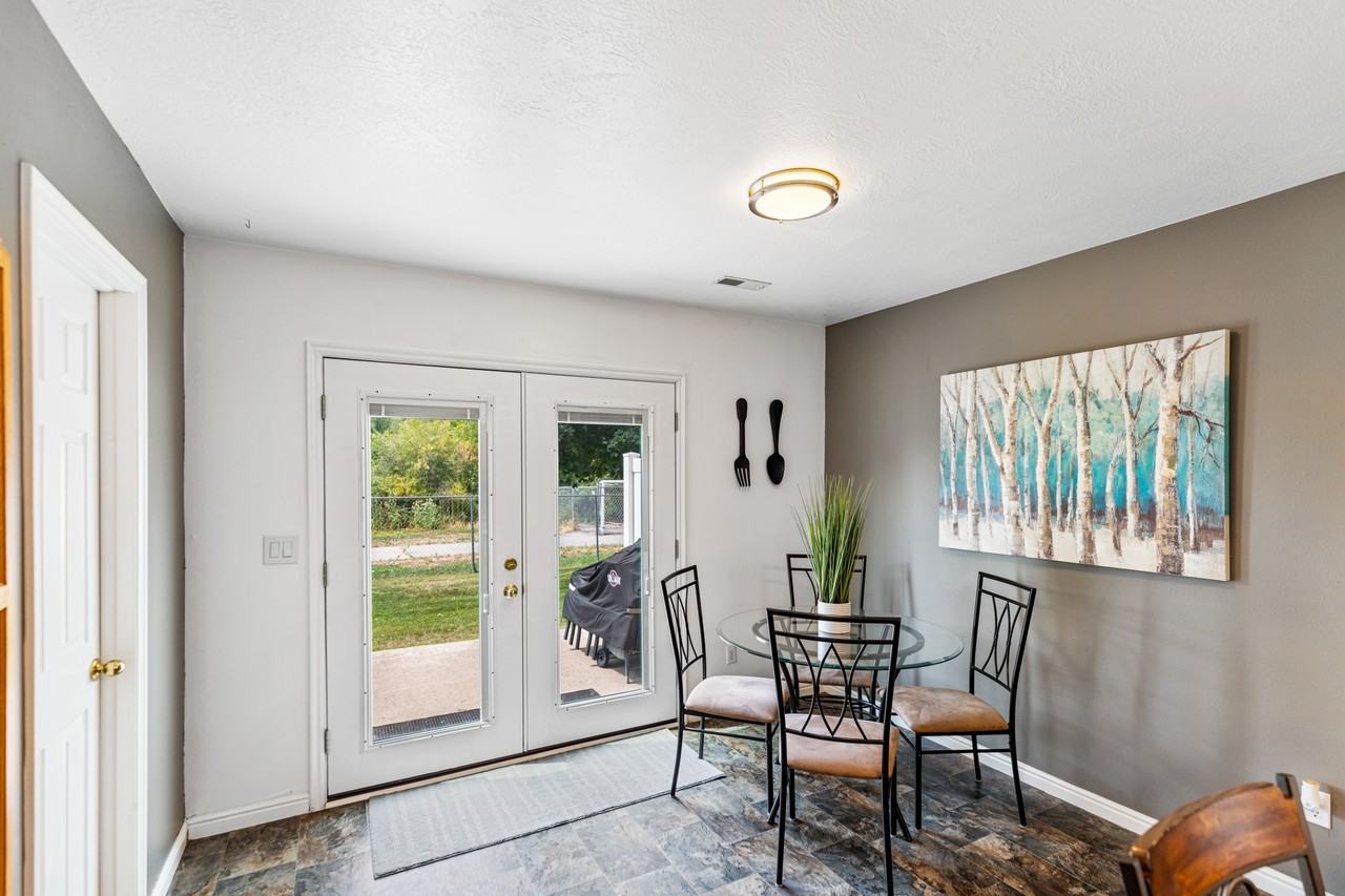 1637 Talon Dr #1 - Photo 6 of 17