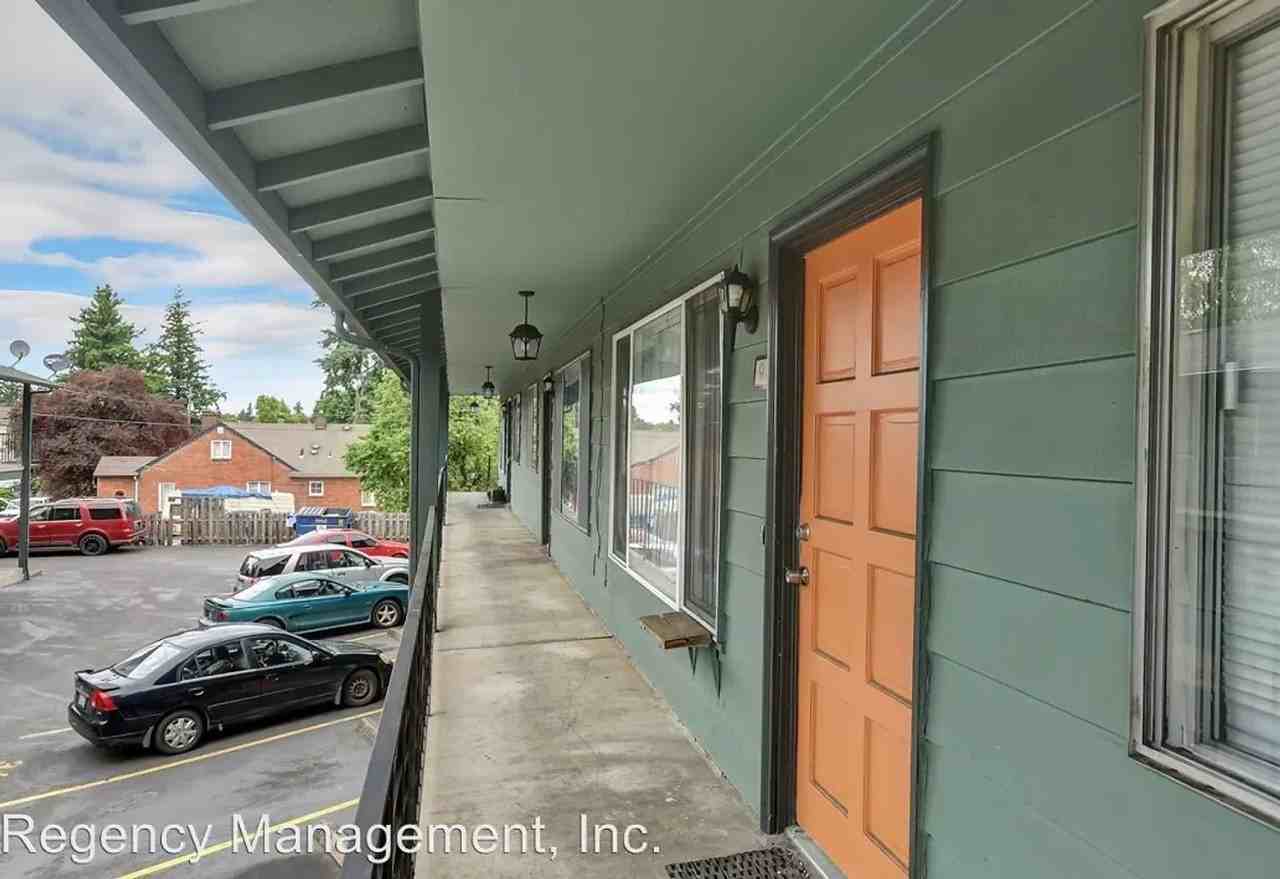 T Street Apartments - Photo 6 of 6