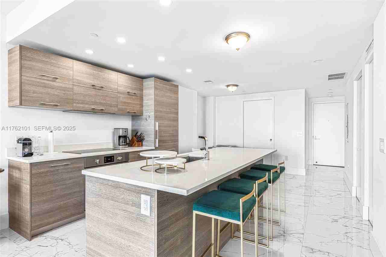 650 Northeast 32nd Street #4903 - Photo 5 of 32