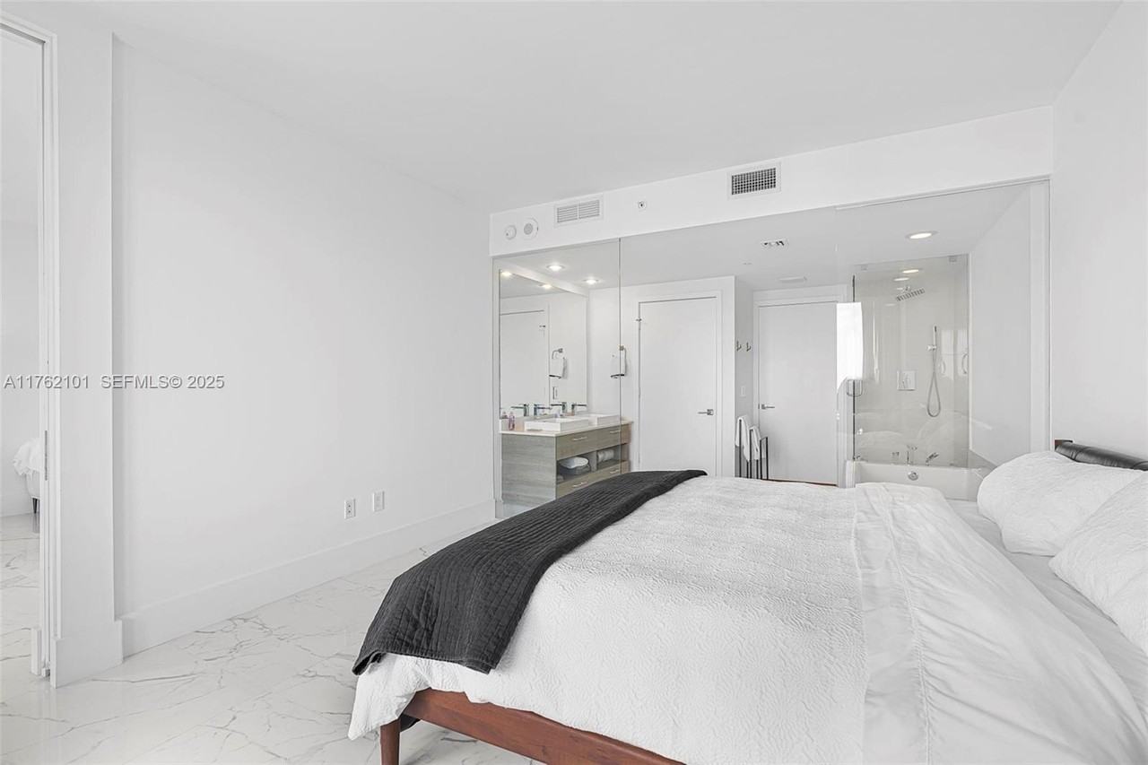 650 Northeast 32nd Street #4903 - Photo 7 of 32