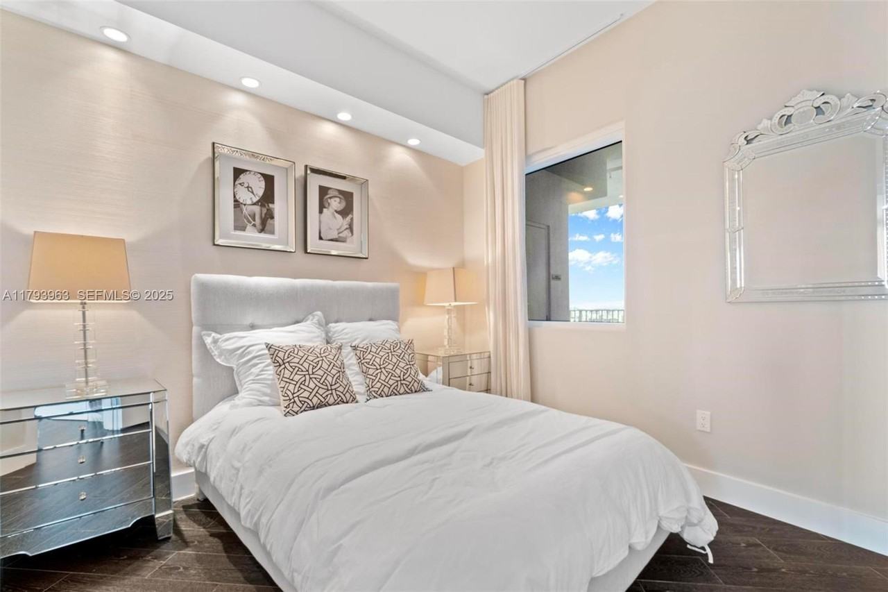 2020 North Bayshore Drive #2508 - Photo 2 of 15