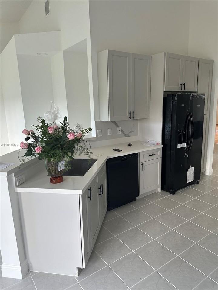 10320 Guatemala Street - Photo 4 of 25