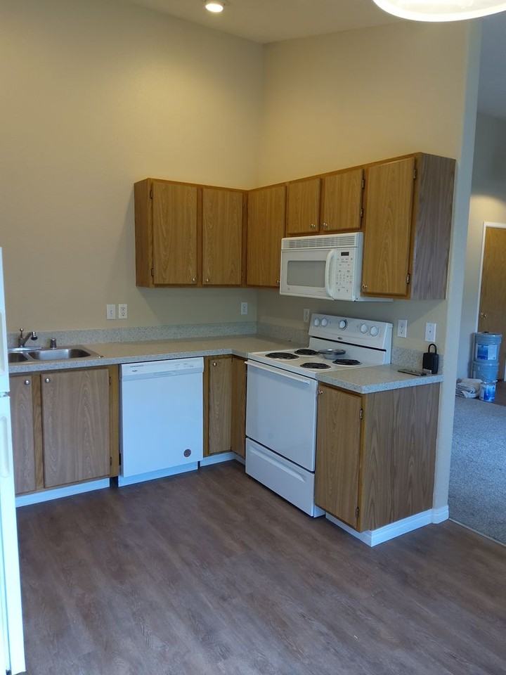 Cherry Apartments - Photo 5 of 29
