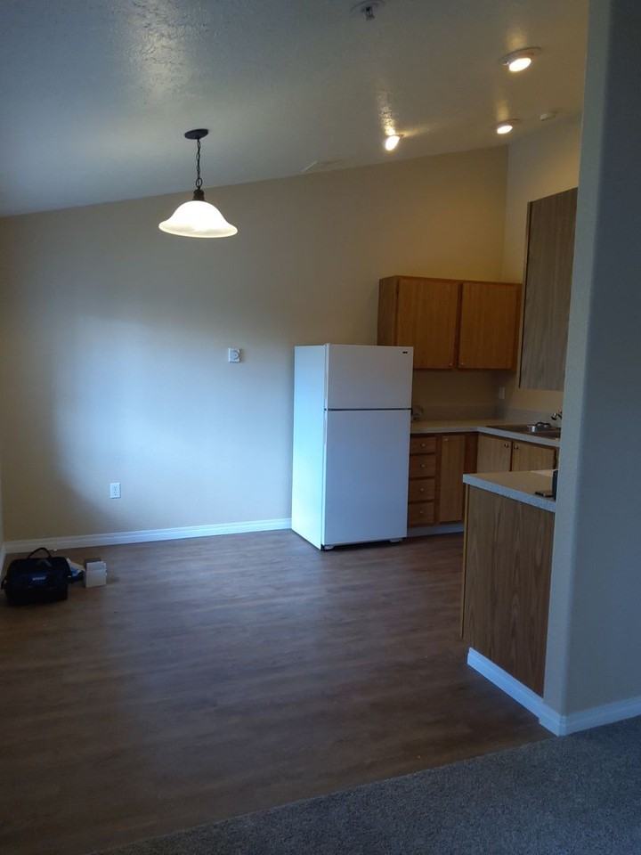 Cherry Apartments - Photo 7 of 29