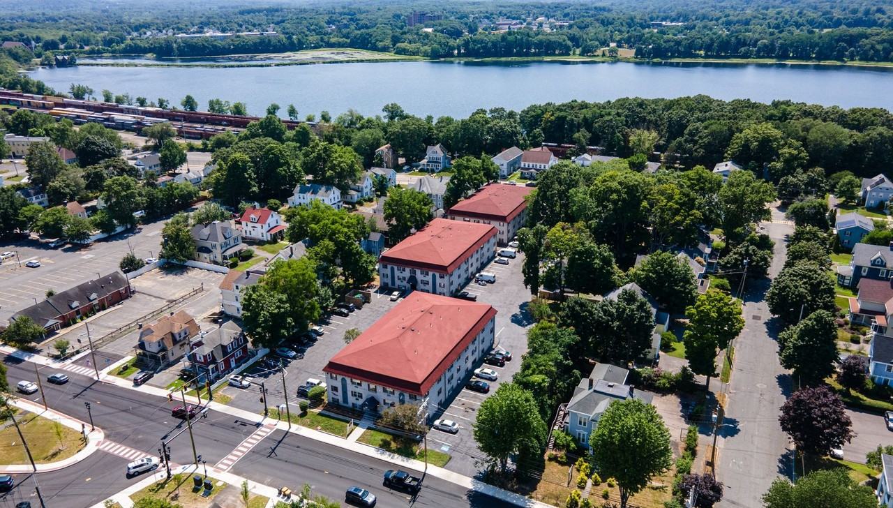 262 Union Ave - Photo 2 of 6