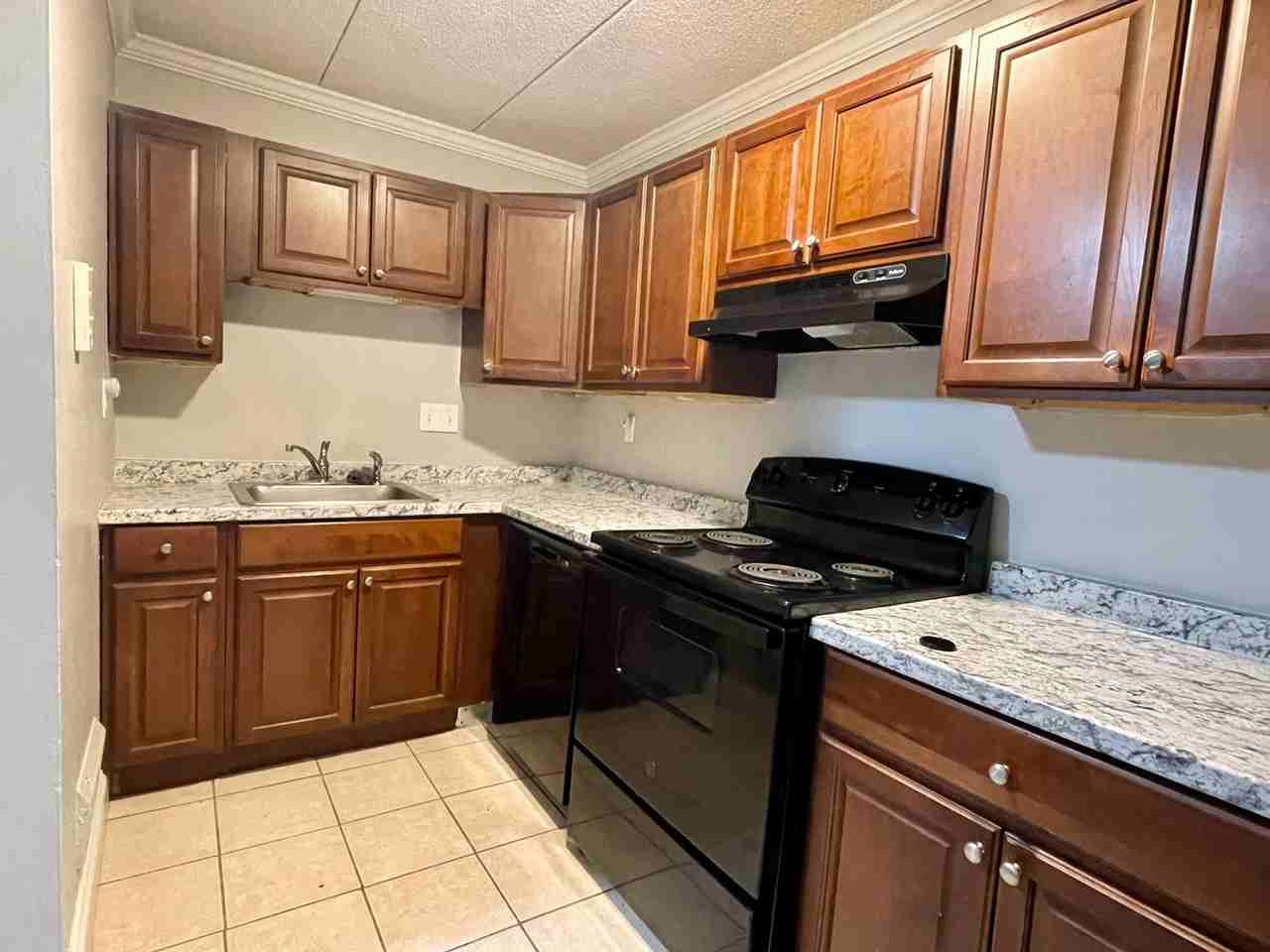 262 Union Ave - Photo 3 of 6