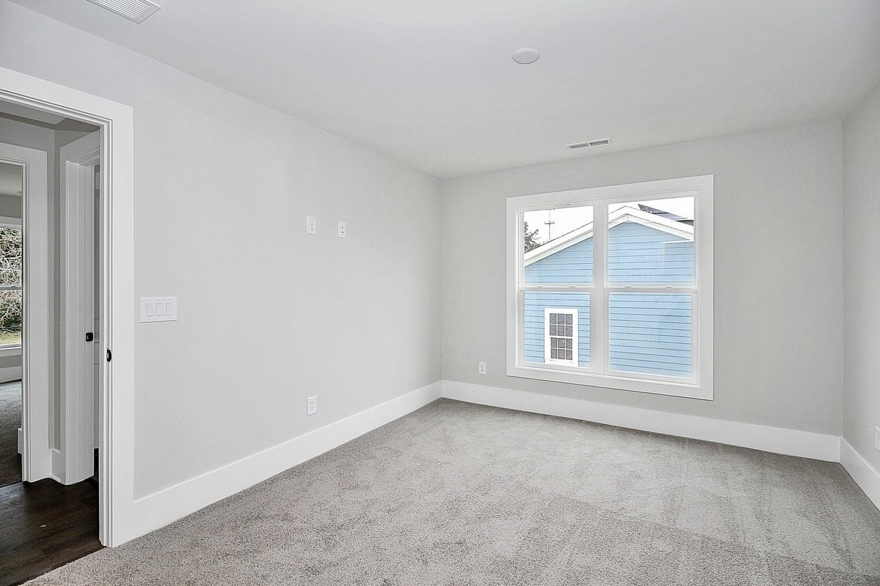 2957 Ross Ave #1 - Photo 5 of 26