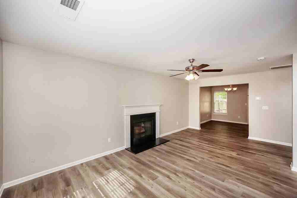 127 Fairmont Cir - Photo 6 of 17