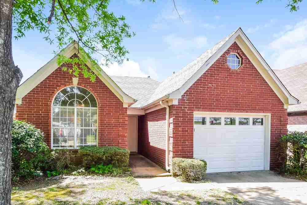 8301 Clubview Dr - Photo 3 of 16