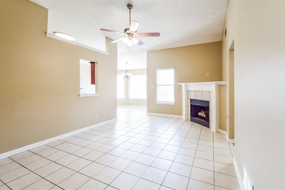 8301 Clubview Dr - Photo 5 of 16