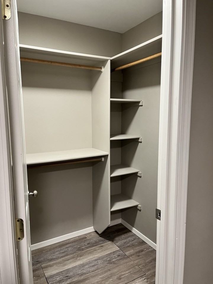 1025 Se Freedom Cir #1 - Photo 3 of 19