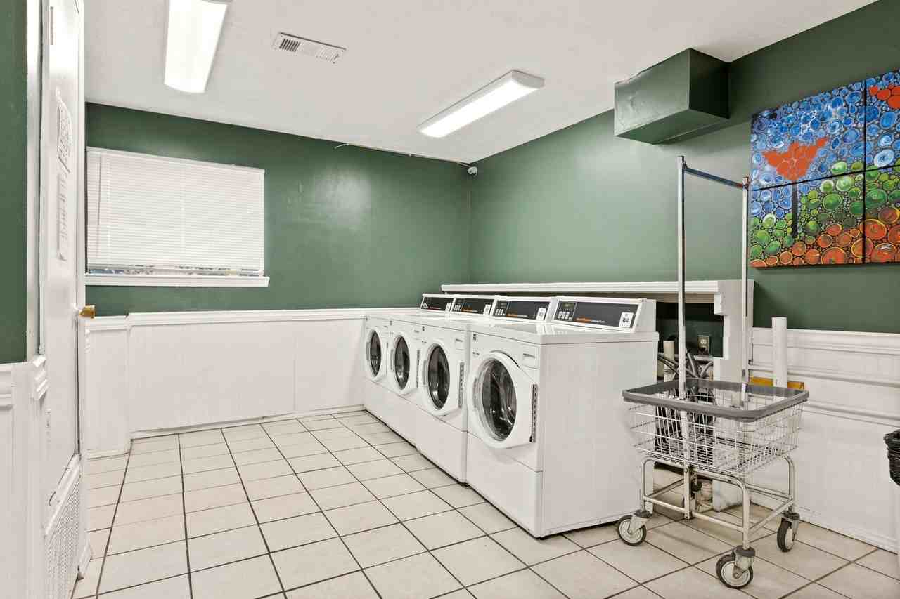 Newport Granada Apartments - Photo 6 of 50