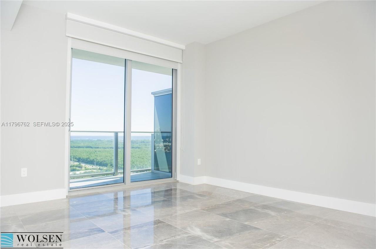 16385 Biscayne Boulevard #2615 - Photo 3 of 52