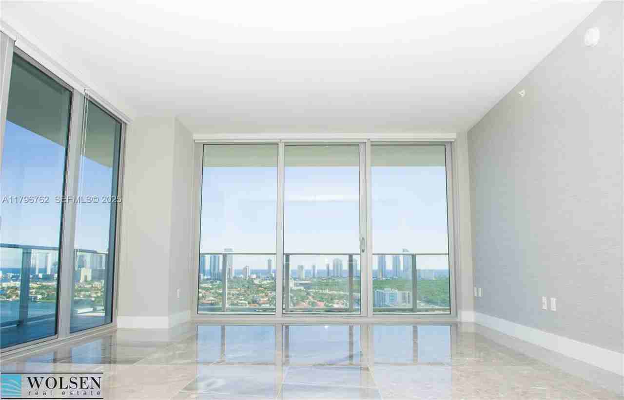 16385 Biscayne Boulevard #2615 - Photo 4 of 52