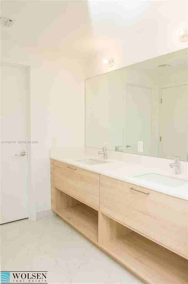 16385 Biscayne Boulevard #2615 - Photo 6 of 52