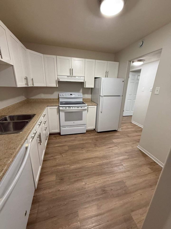 170 Mapleton Rd - Photo 2 of 3