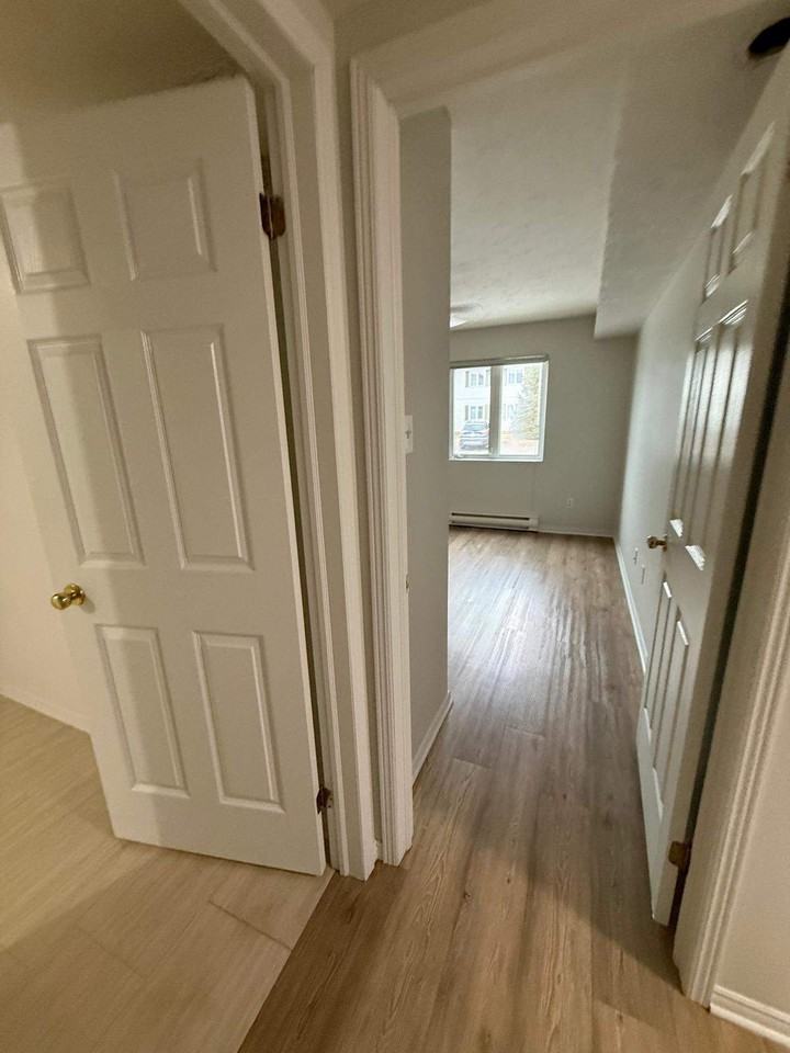 186 Mapleton Rd - Photo 2 of 16