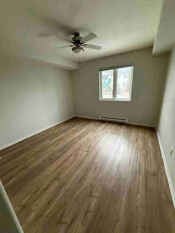 186 Mapleton Rd - Photo 3 of 16