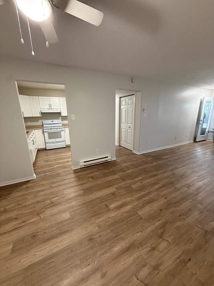 186 Mapleton Rd - Photo 4 of 16