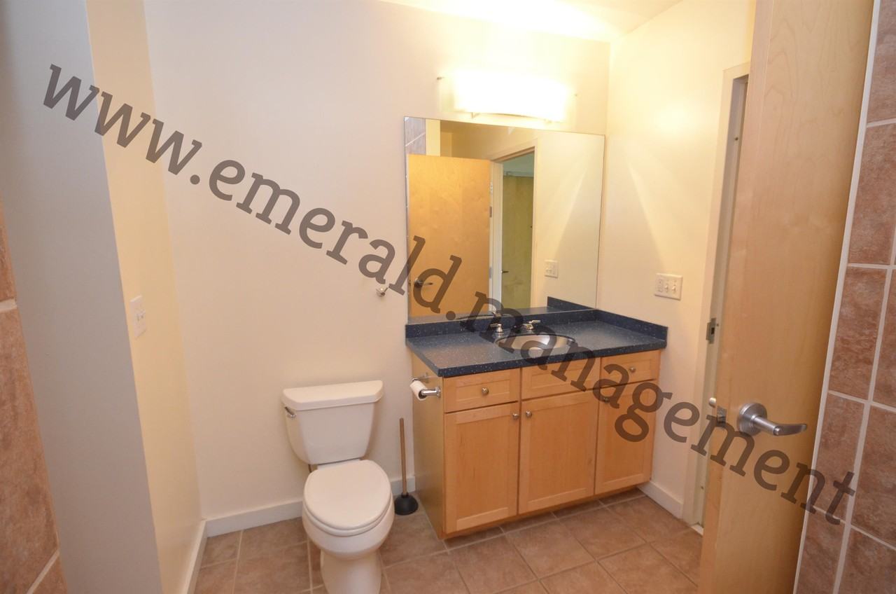 640 Glen Iris Dr Ne #1 - Photo 7 of 33