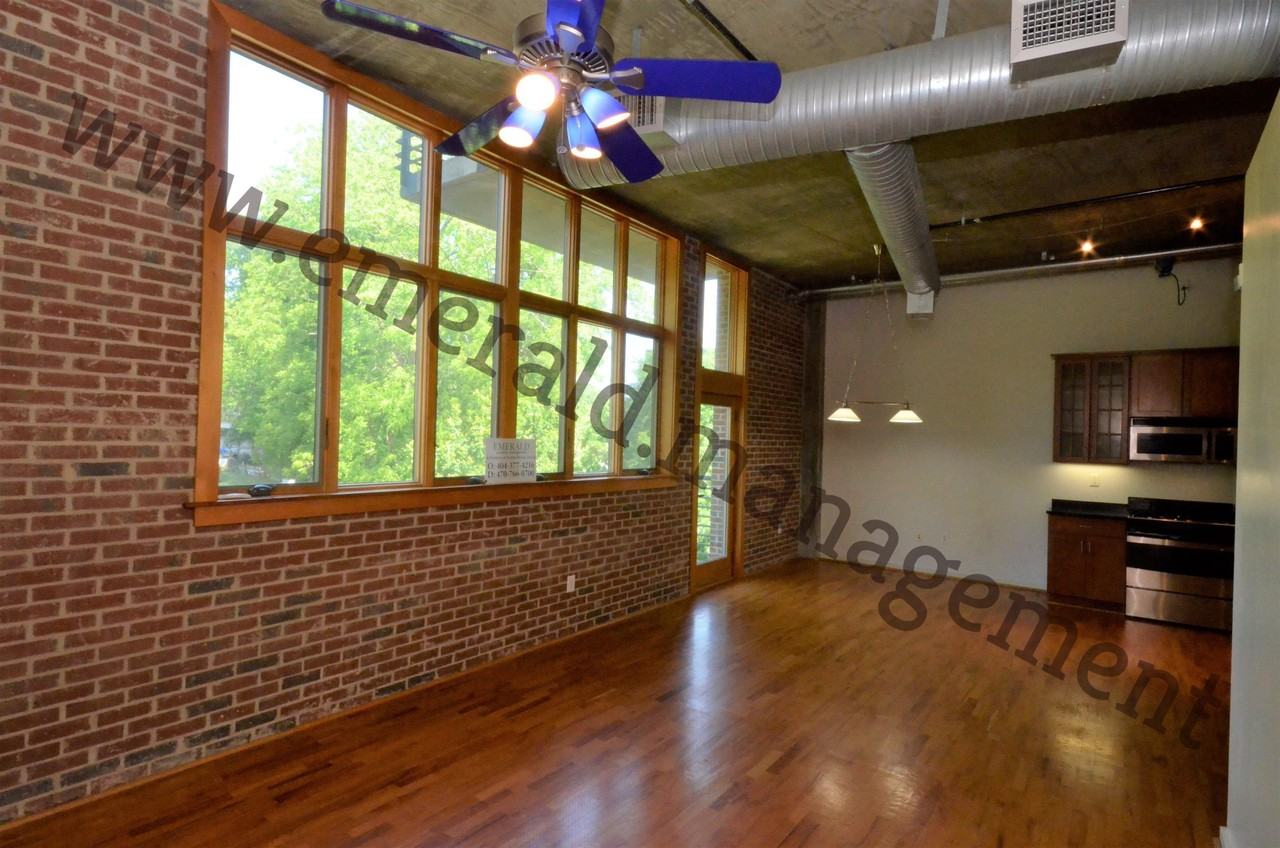 640 Glen Iris Dr Ne #1 - Photo 4 of 33