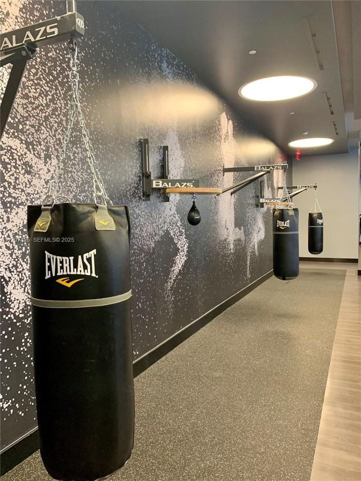 851 Northeast 1st Avenue #1605 - Photo 3 of 26