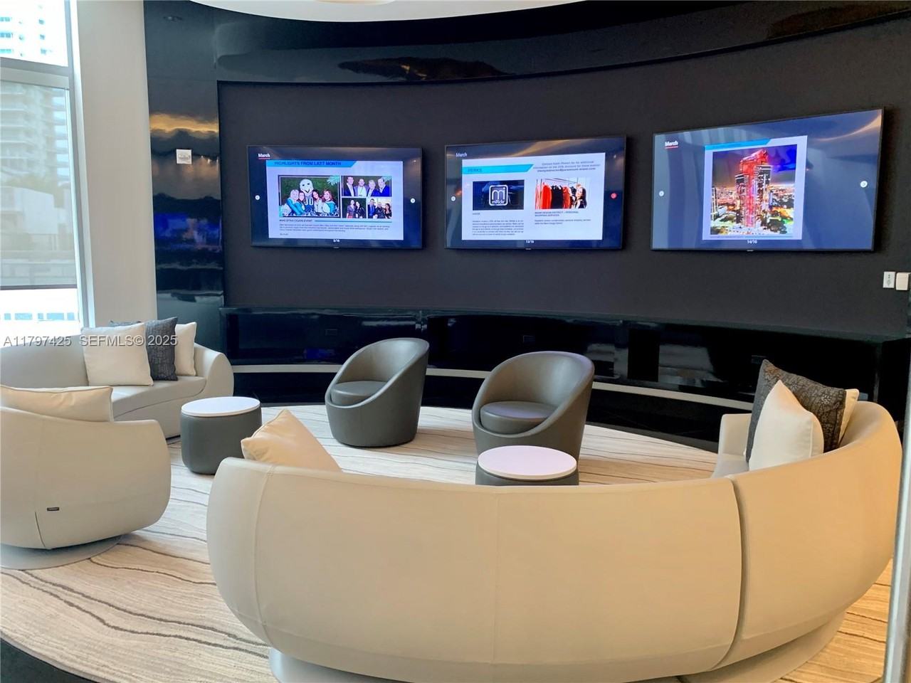 851 Northeast 1st Avenue #1605 - Photo 4 of 26