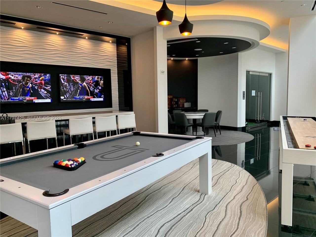 851 Northeast 1st Avenue #1605 - Photo 5 of 26