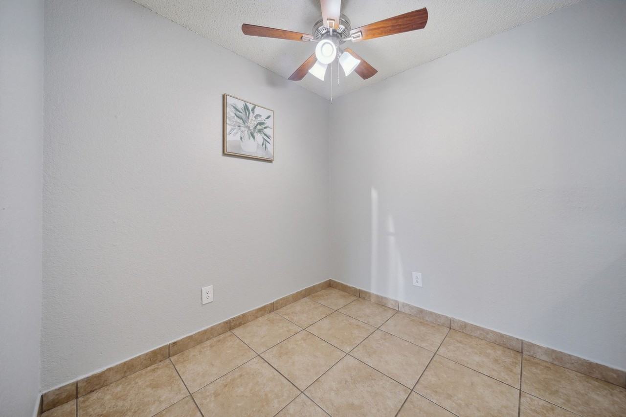 Boca Vista Apartments - Photo 2 of 30