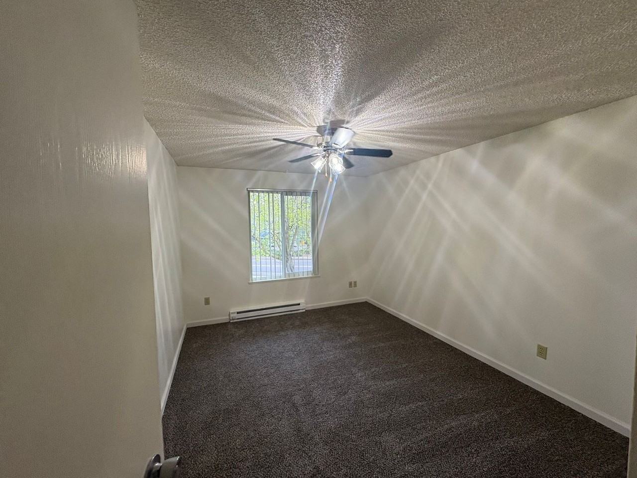 Jamestowne Plaza Apartments - Photo 2 of 10