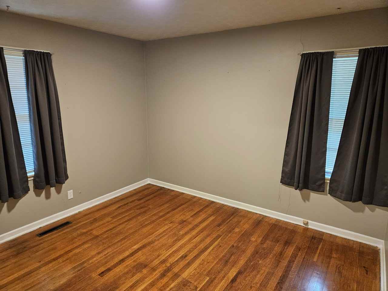 2840 N Cotner Blvd #1 - Photo 4 of 10