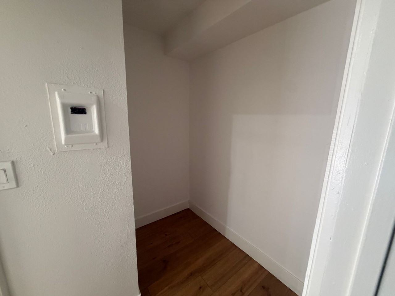 10028 San Fernando Rd - Photo 3 of 8