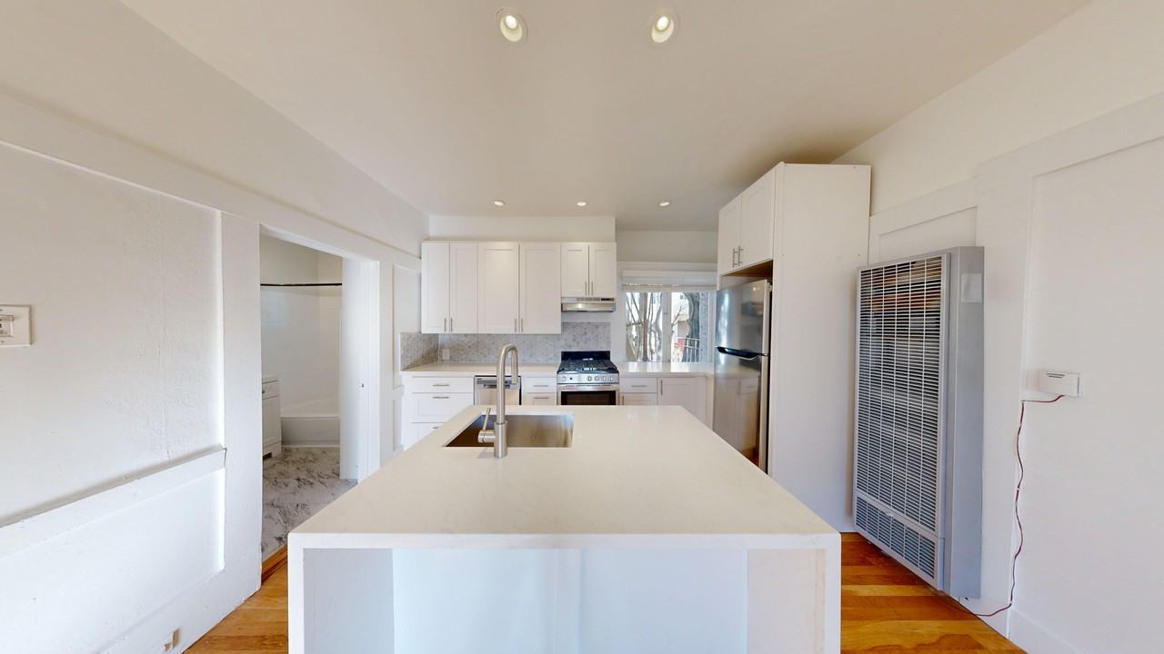 1077 Ashbury Street - Photo 2 of 14