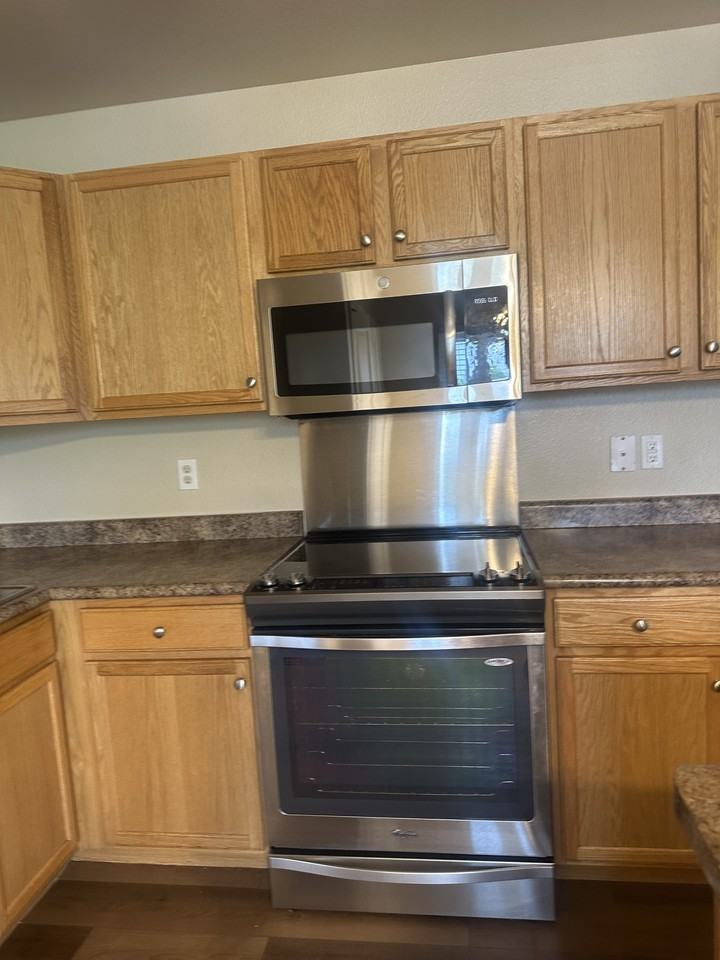 928 Village Cir #A - Photo 6 of 7