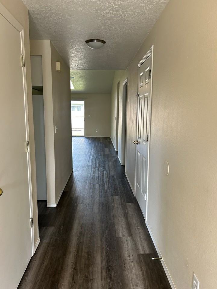 4305 San Francisco Dr Ne - Photo 4 of 24