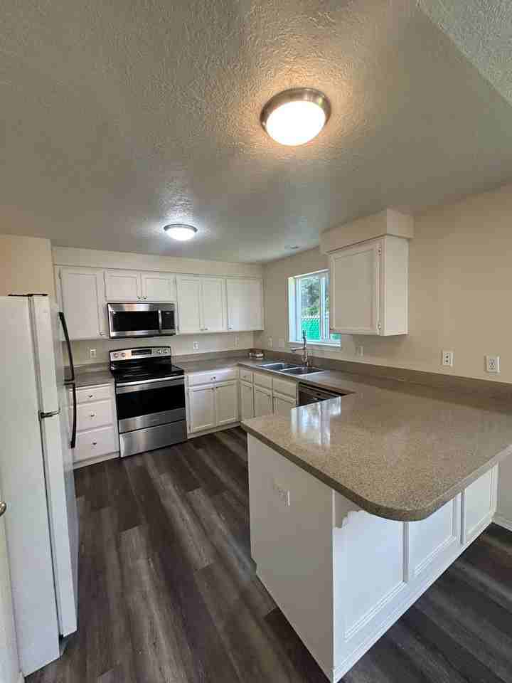 4305 San Francisco Dr Ne - Photo 5 of 24