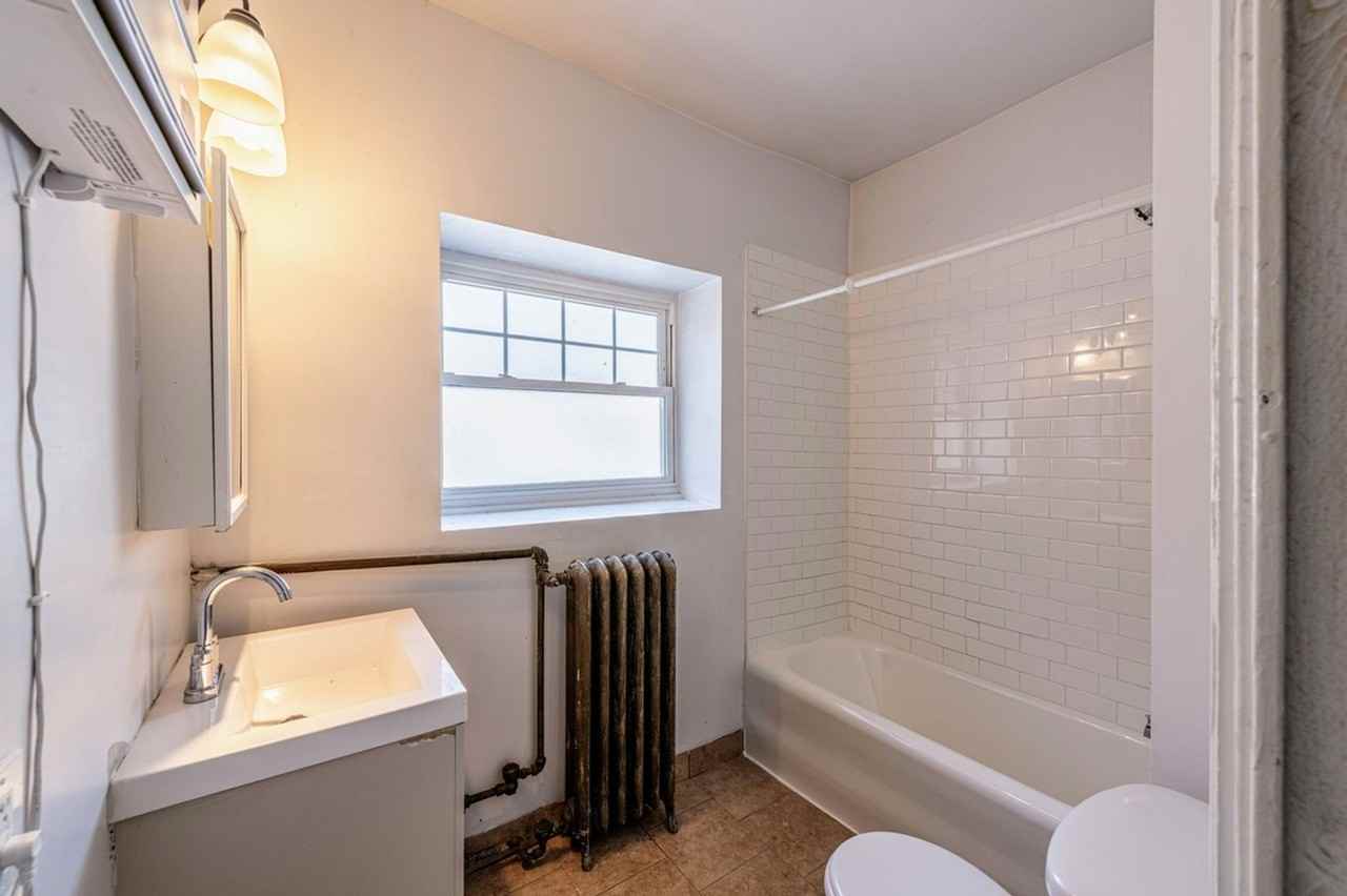 3302 Kenilworth Ave - Photo 2 of 50