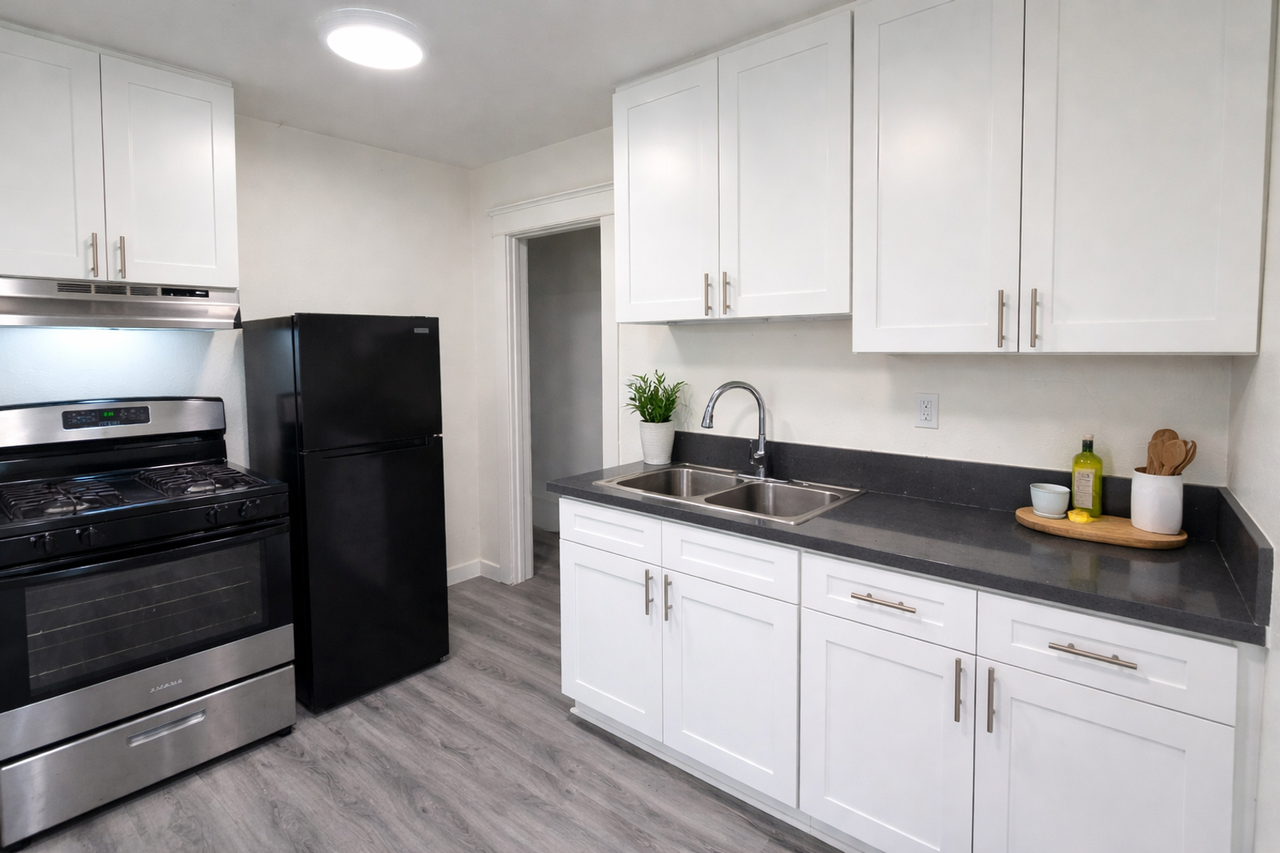 Pine - Photo 2 of 12