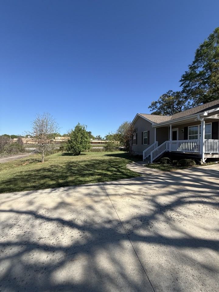 6214 Helen St - Photo 2 of 18